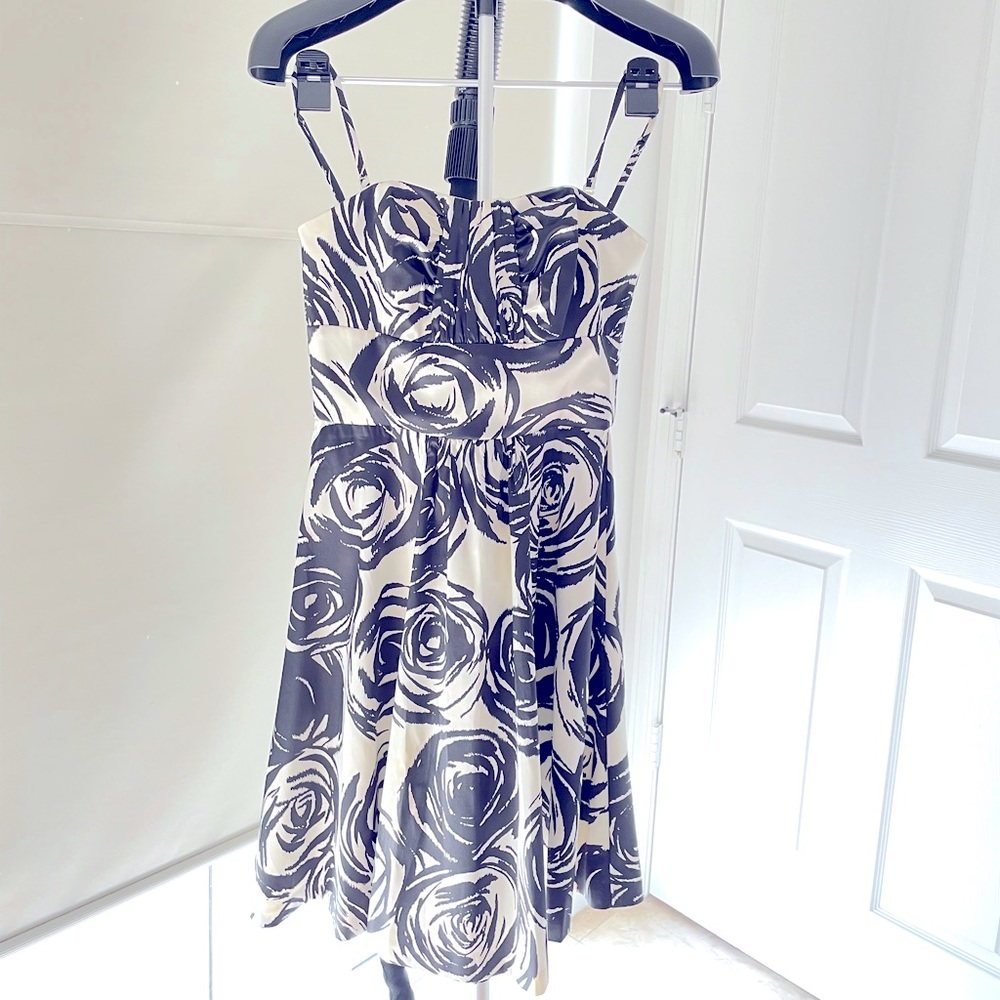 White-Black Strapless cocktail dress